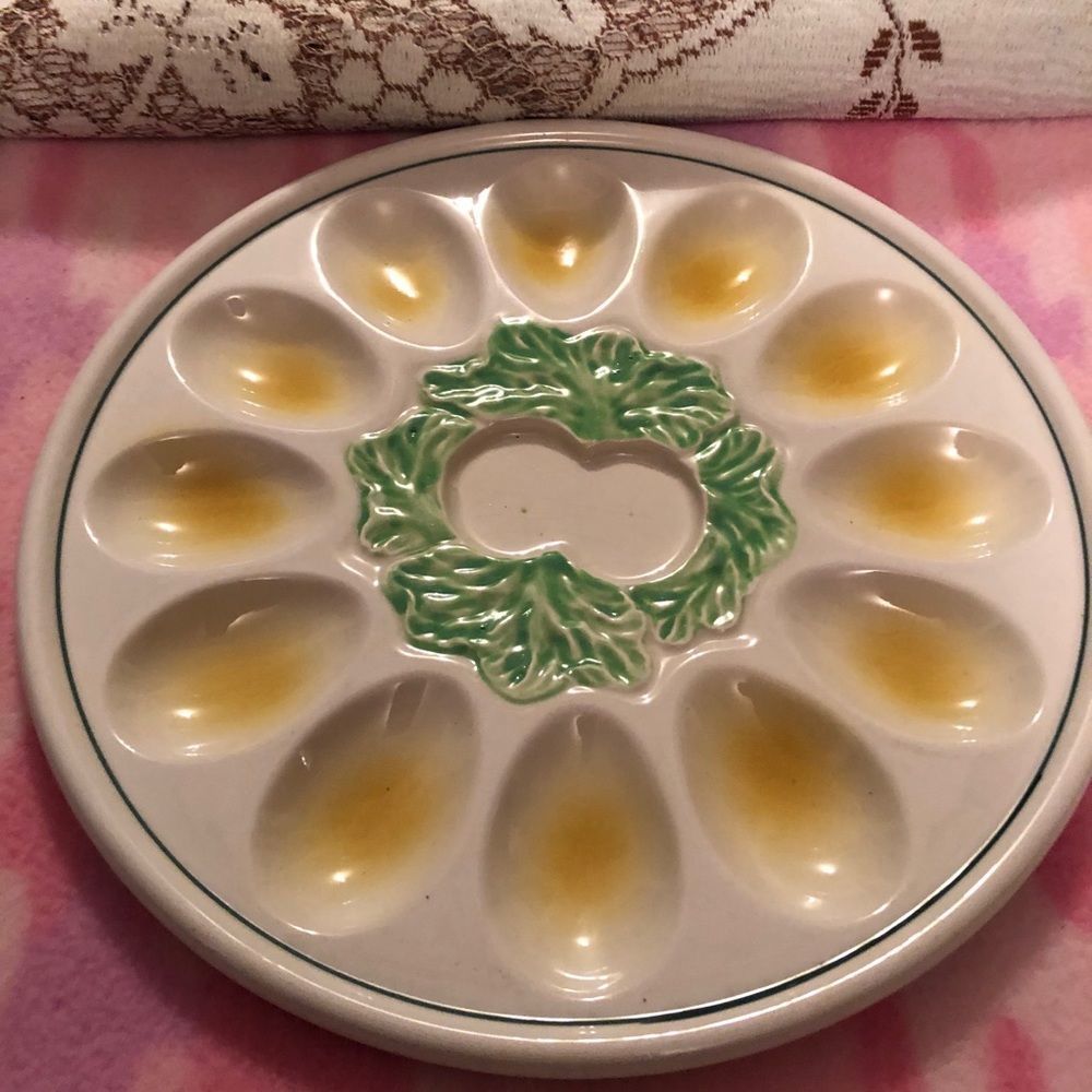 Devilled egg tray